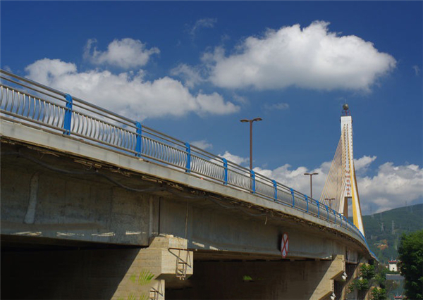 泸州304不锈钢桥梁护栏：安全、耐用与美观的完美结合