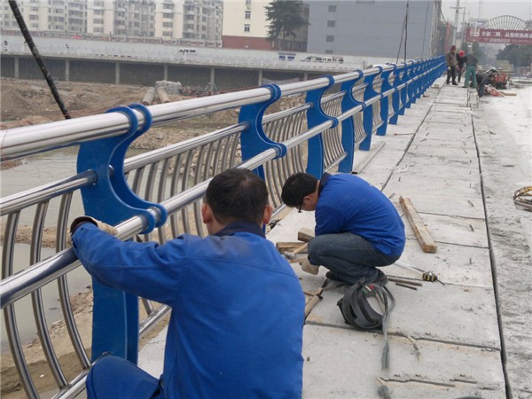 泸州不锈钢桥梁护栏除锈维护的重要性及其方法